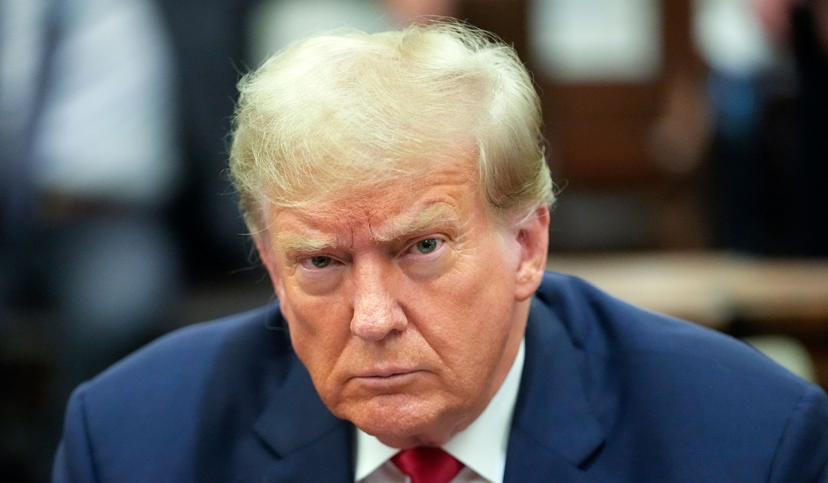 Trump Issues Controversial Warning to Iran Over Strait of Hormuz 